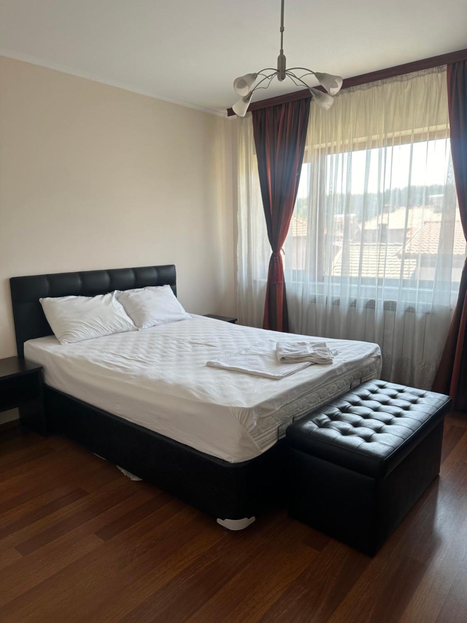 Valevitsata Guesthouse Razlog Extérieur photo